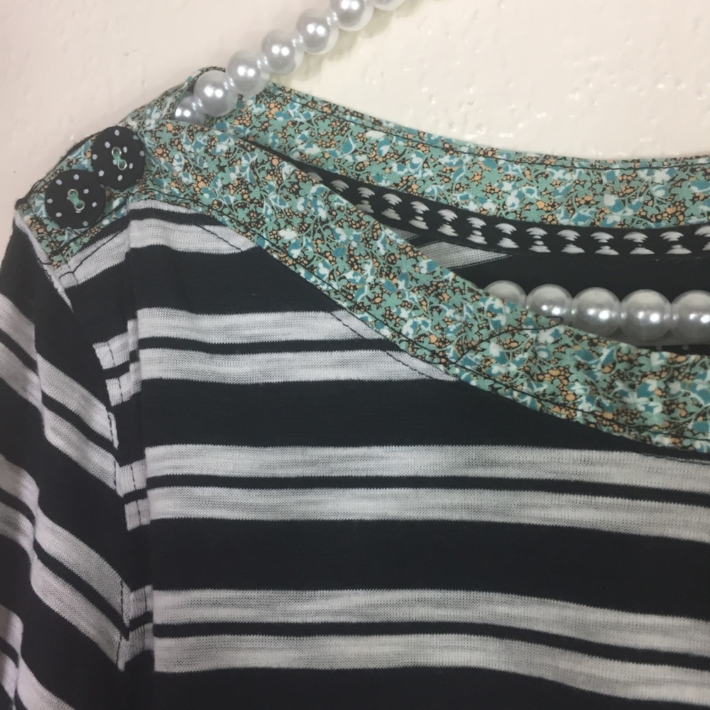 [Postmark] Anthropologie striped floral top